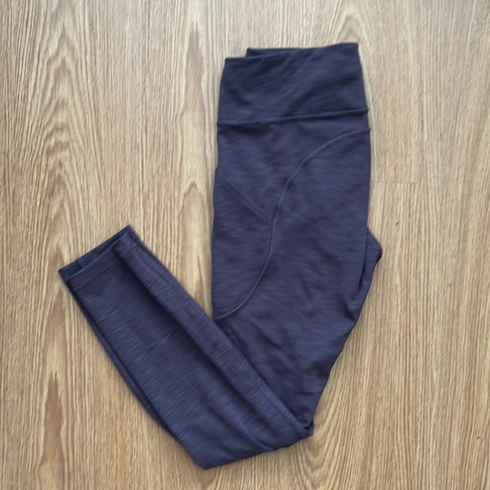 Lululemon Invigorate 25” heatherd black currant size 6